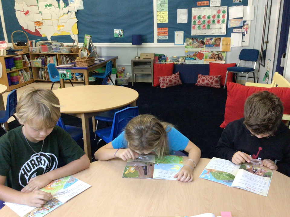 kids making art